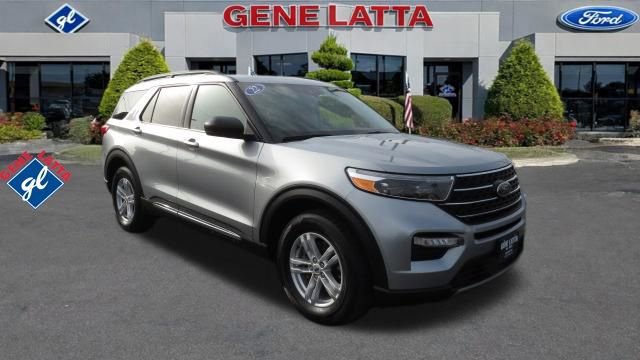 Certified 2022 Ford Explorer XLT w/ Equipment Group 202A image 7