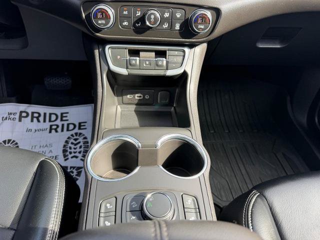 Used 2024 GMC Terrain SLE w/ Driver Convenience Package FWD image 17