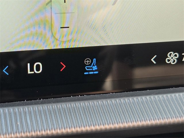 Certified 2025 Ford Explorer Platinum image 23