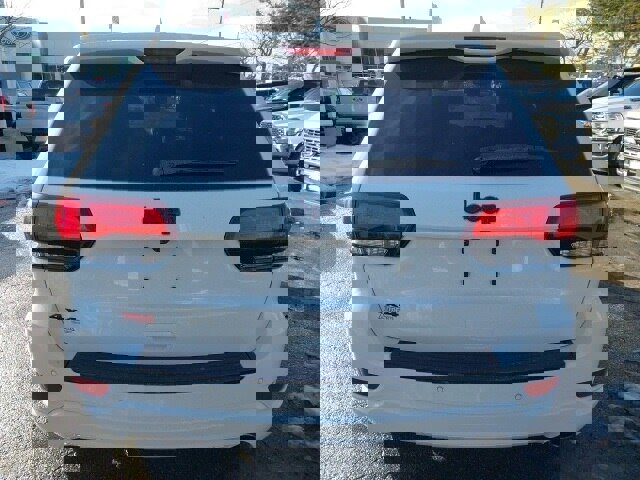 Used 2017 Jeep Grand Cherokee Altitude image 7