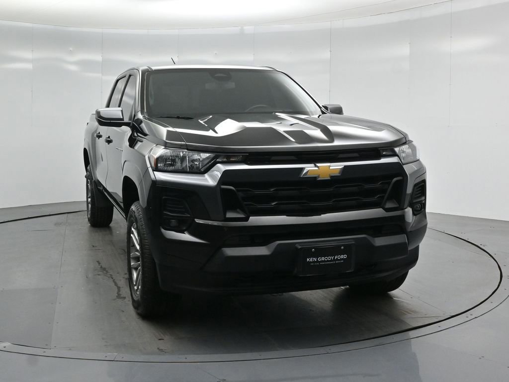 Used 2023 Chevrolet Colorado LT w/ LT Convenience Package image 6