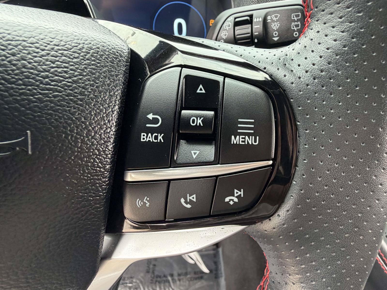 Certified 2025 Ford Explorer ST-Line w/ Premium Package AWD/4WD image 13