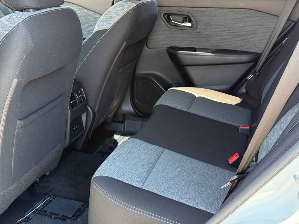 Used 2021 Nissan Rogue SV FWD image 8