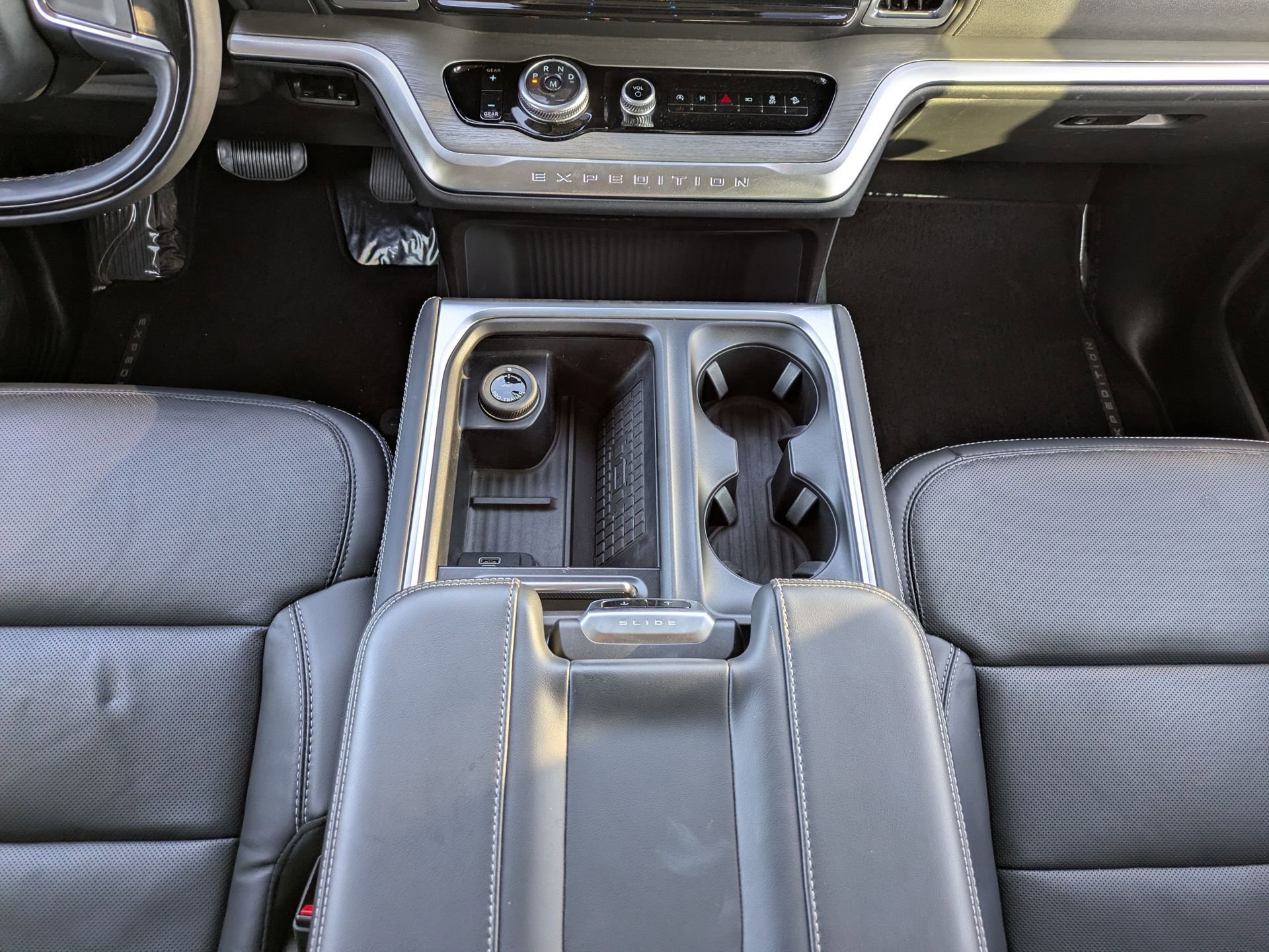 Certified 2025 Ford Expedition Max Platinum image 21