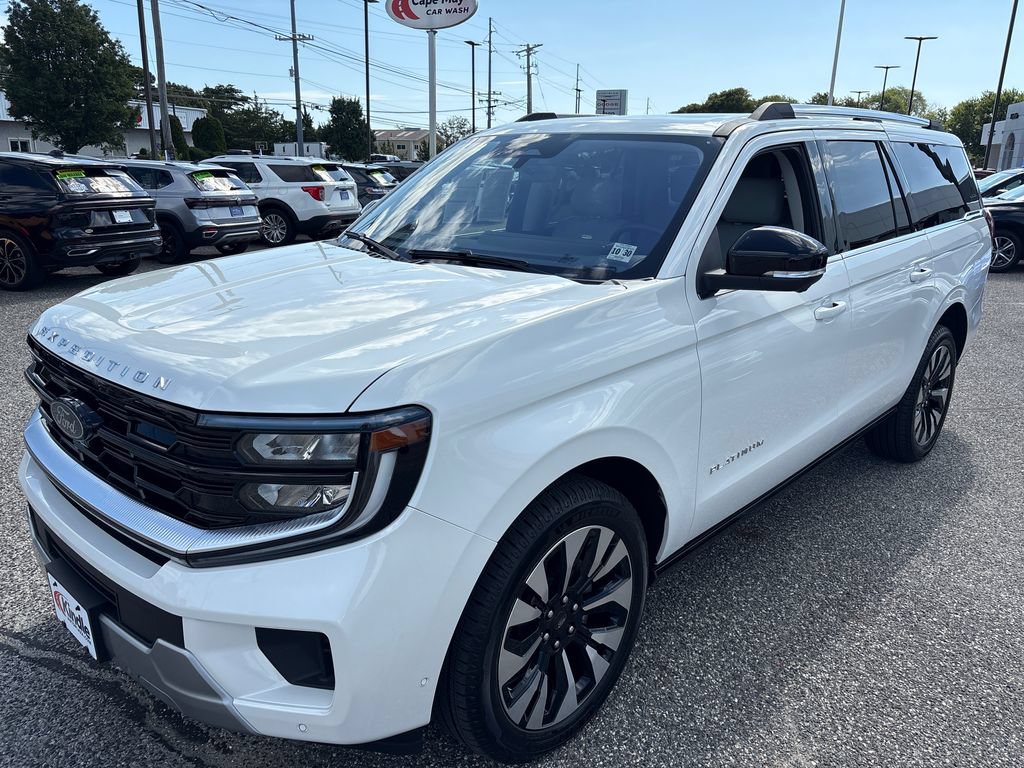 Certified 2025 Ford Expedition Max Platinum w/ Driver's Package AWD/4WD image 4