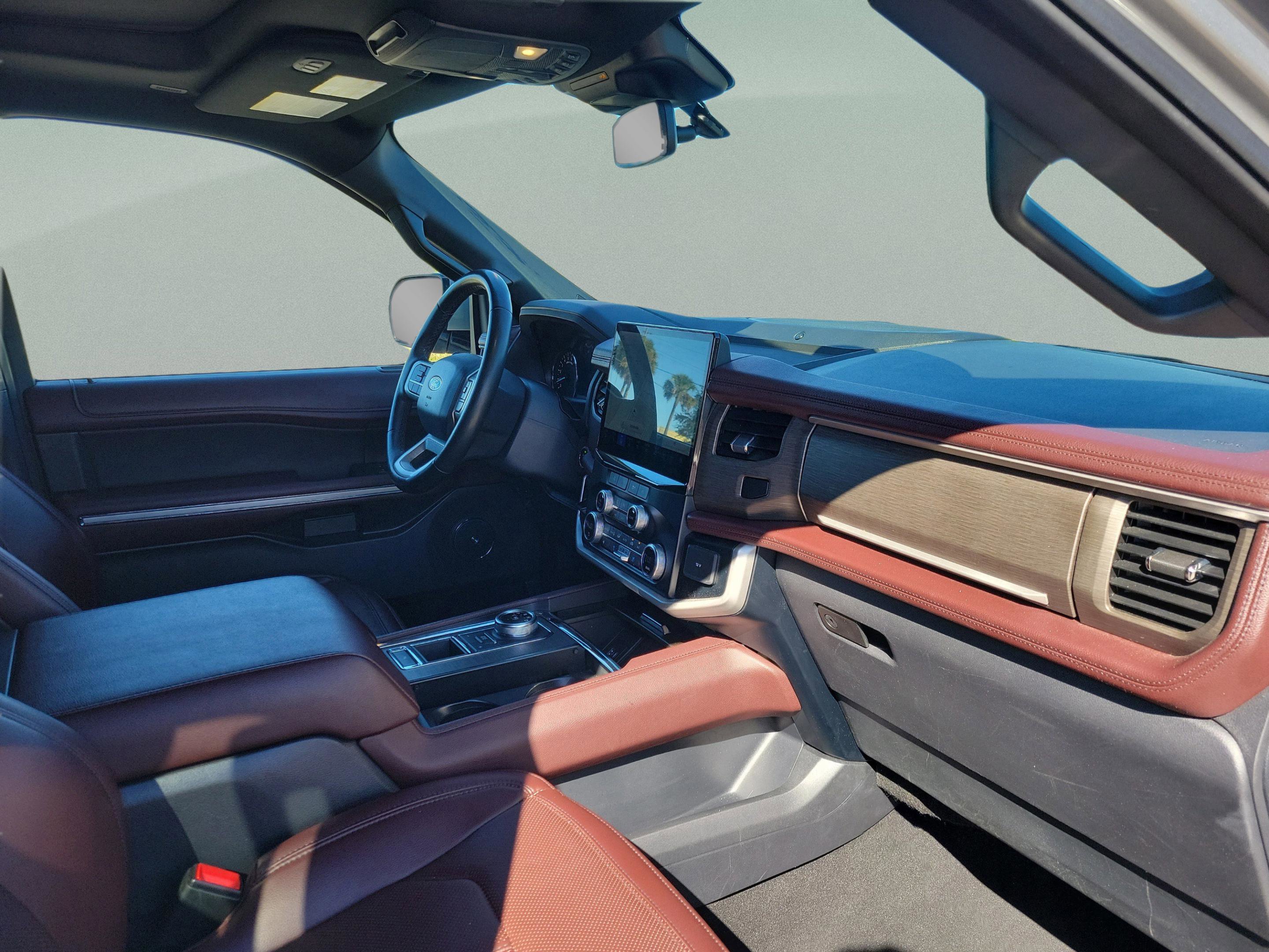 Certified 2024 Ford Expedition Limited image 23