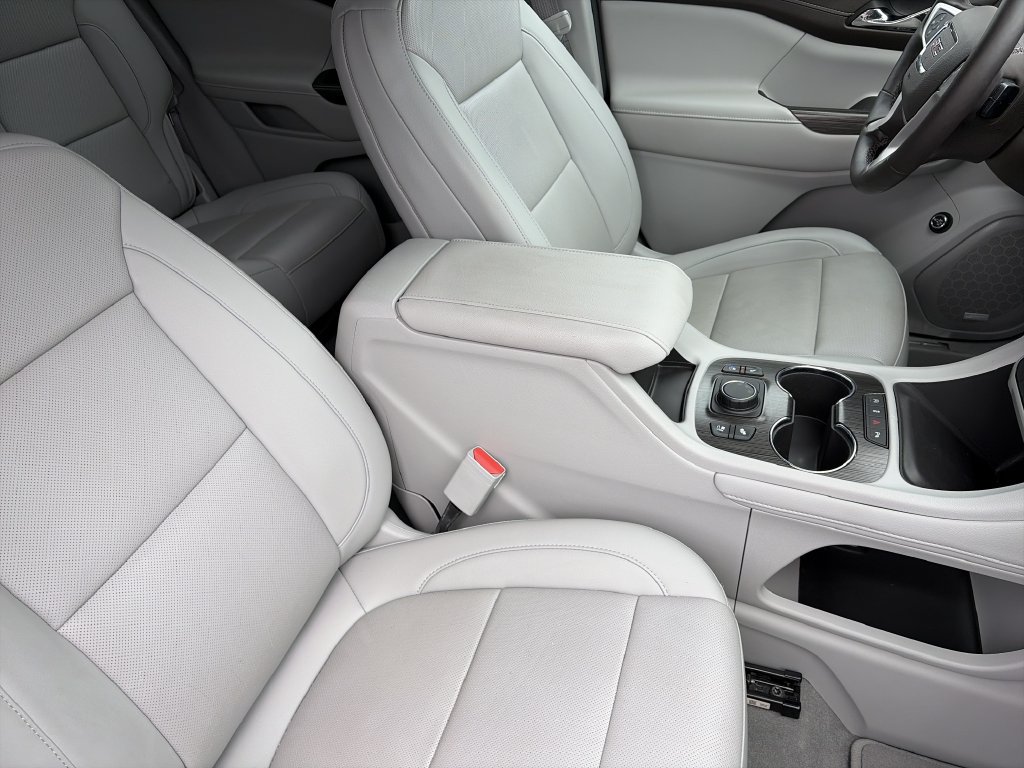 Used 2023 GMC Acadia SLT w/ Technology Package FWD image 37