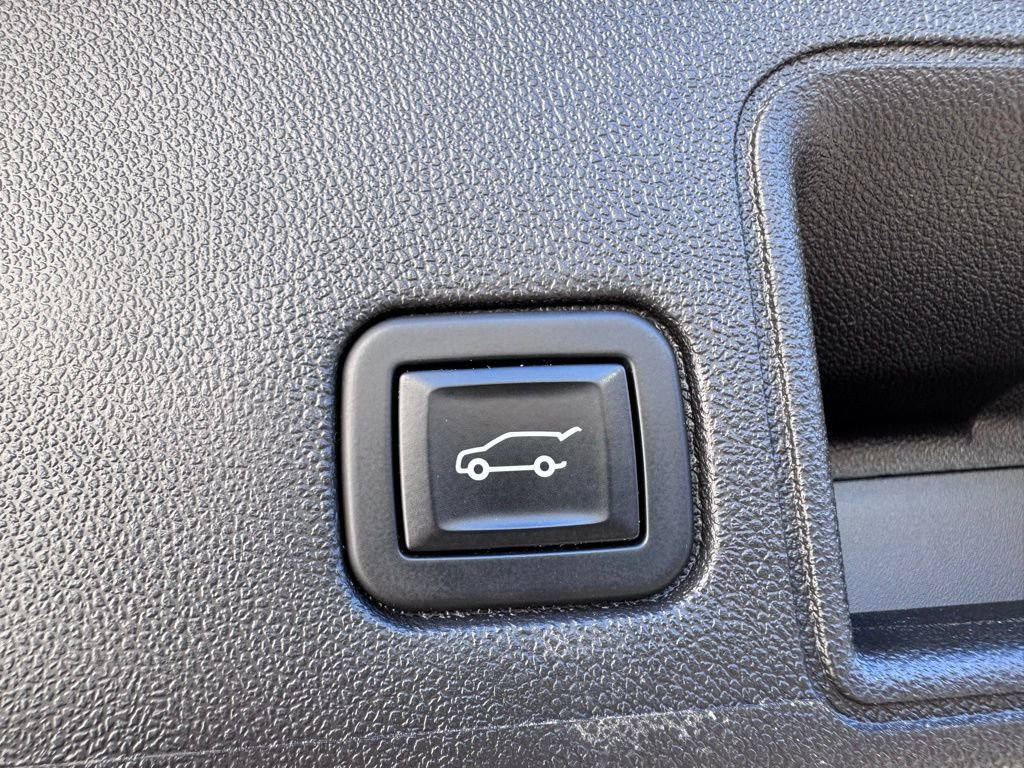 Used 2022 GMC Terrain SLE w/ Driver Convenience Package image 24