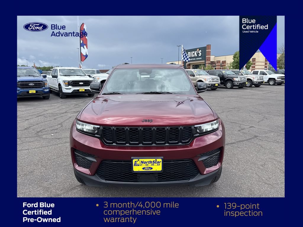 Used 2023 Jeep Grand Cherokee Altitude AWD/4WD image 4