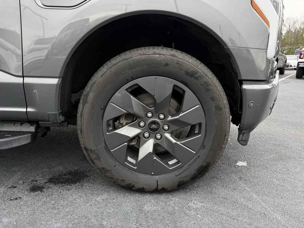 Certified 2022 Ford F150 Lightning Lariat w/ Equipment Group 511A High image 33