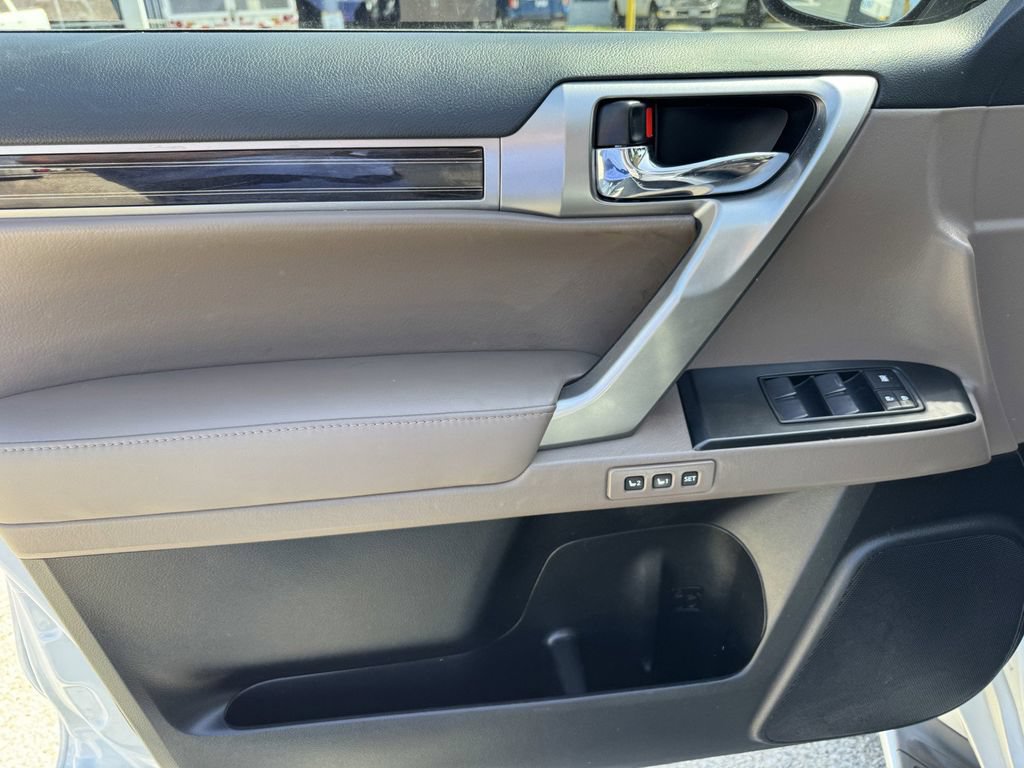 Used 2023 Lexus GX 460 Premium AWD/4WD image 17