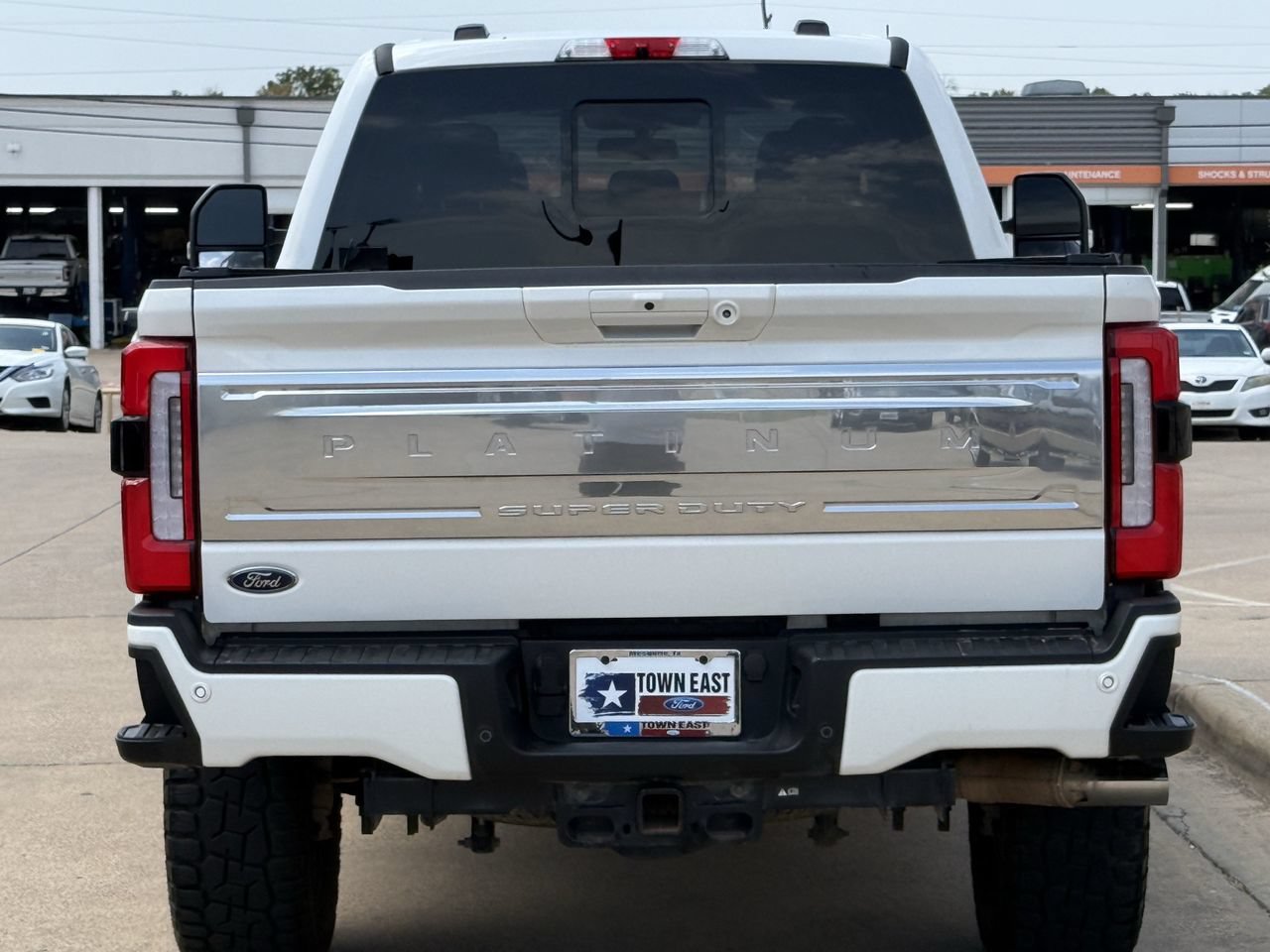 Certified 2025 Ford F350 Platinum w/ Platinum Plus Package AWD/4WD image 6