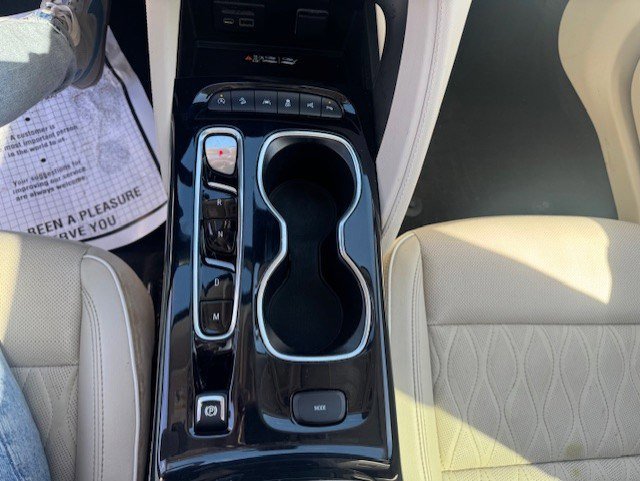 Used 2023 Buick Envision Avenir image 23