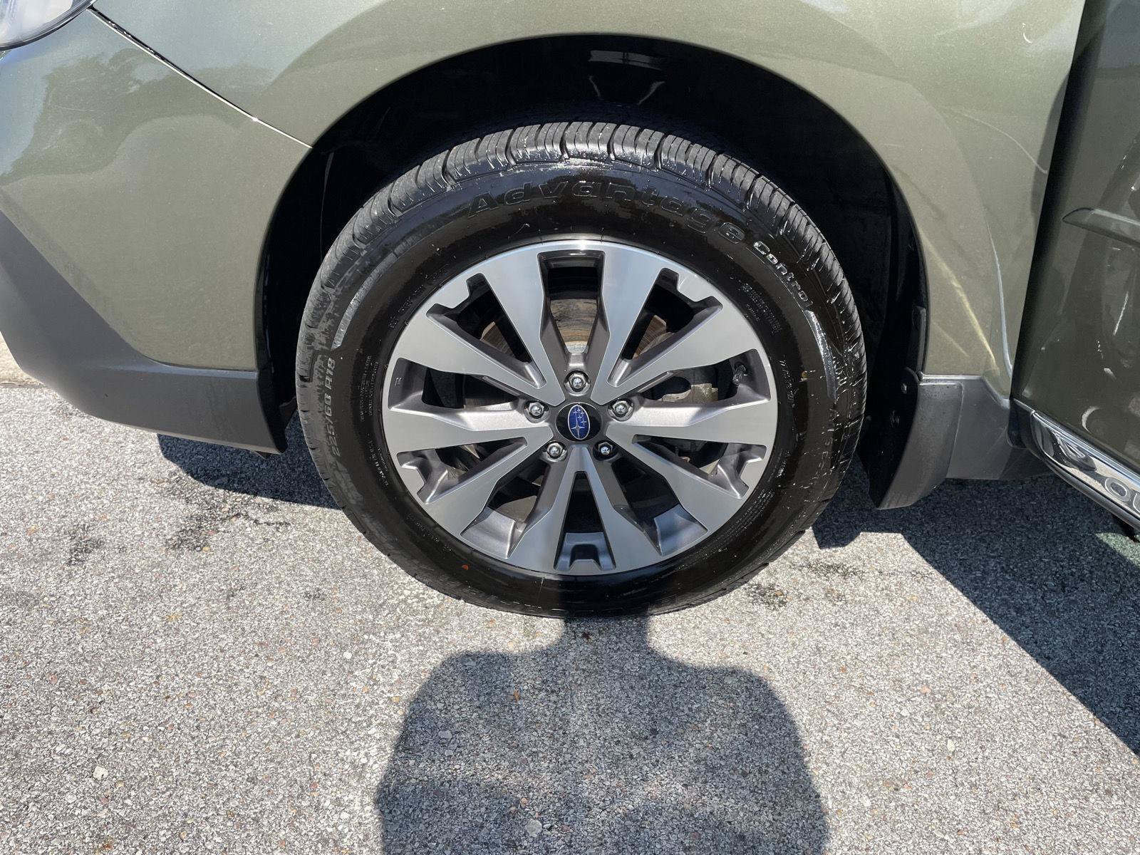 Used 2018 Subaru Outback 3.6R Touring AWD/4WD image 10