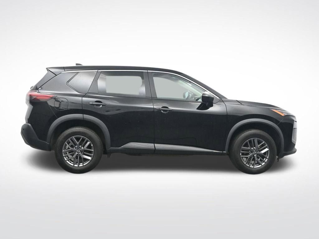 Used 2023 Nissan Rogue S AWD/4WD image 4