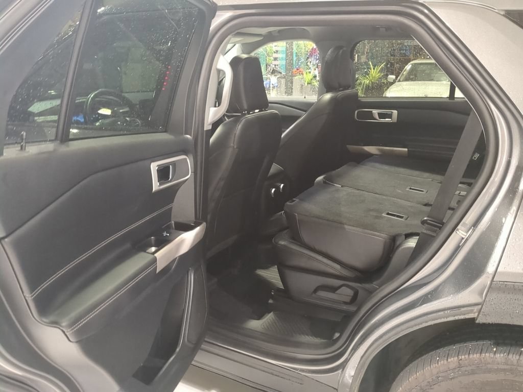 Certified 2022 Ford Explorer XLT w/ Equipment Group 202A AWD/4WD image 12