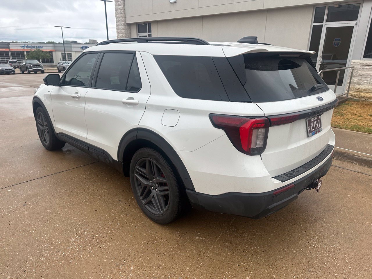 Certified 2026 Ford Explorer ST-Line w/ ST-Line Street Pack RWD image 3