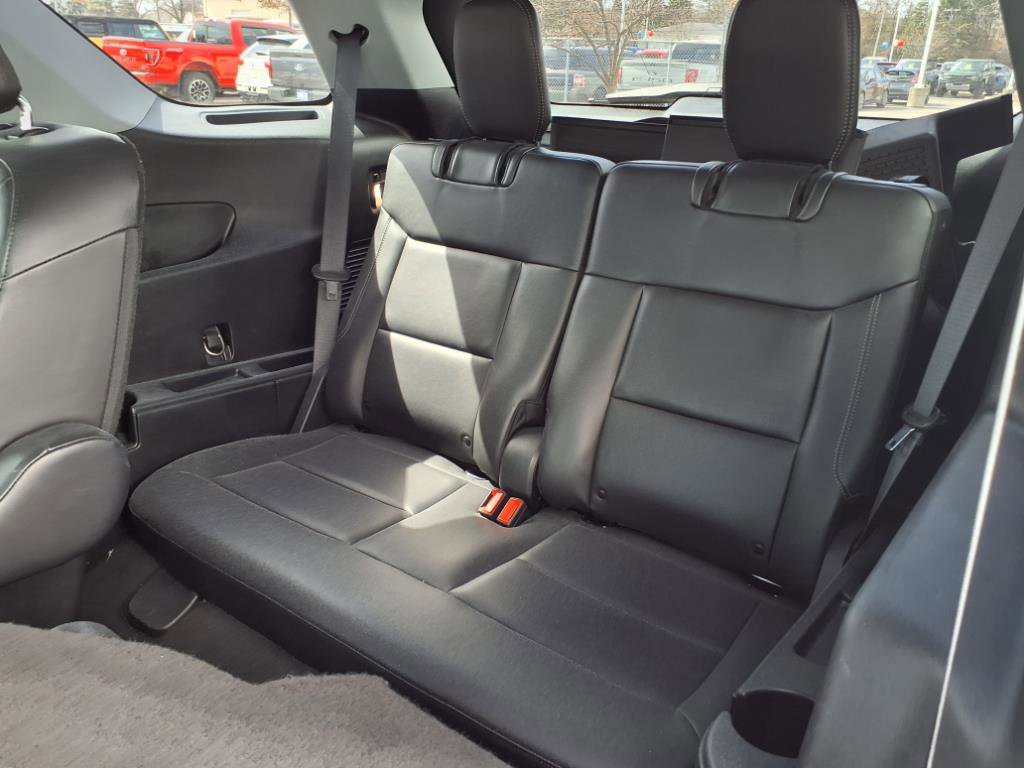 Certified 2022 Ford Explorer XLT w/ Equipment Group 202A image 10