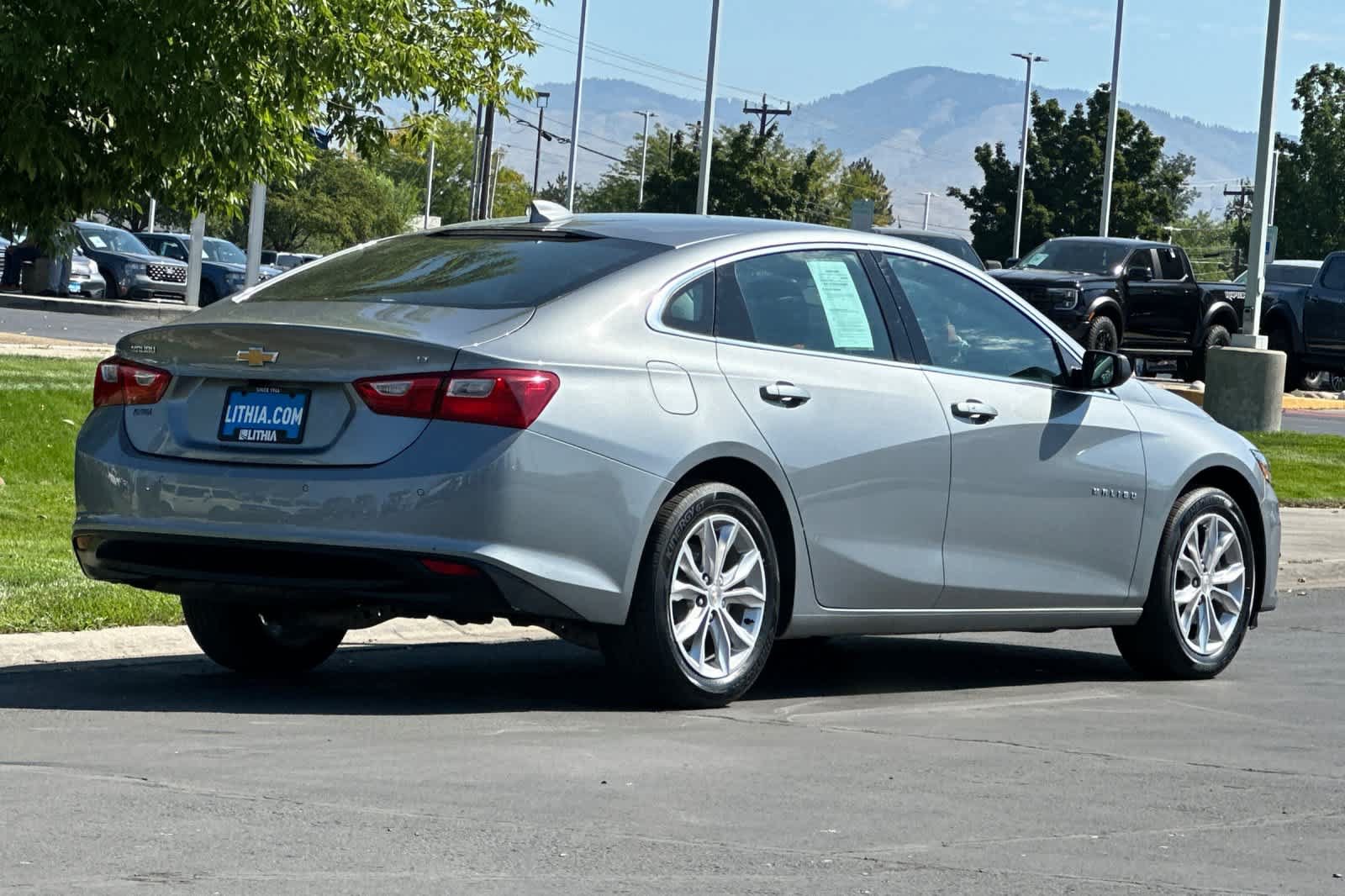 Used 2024 Chevrolet Malibu LT FWD image 2