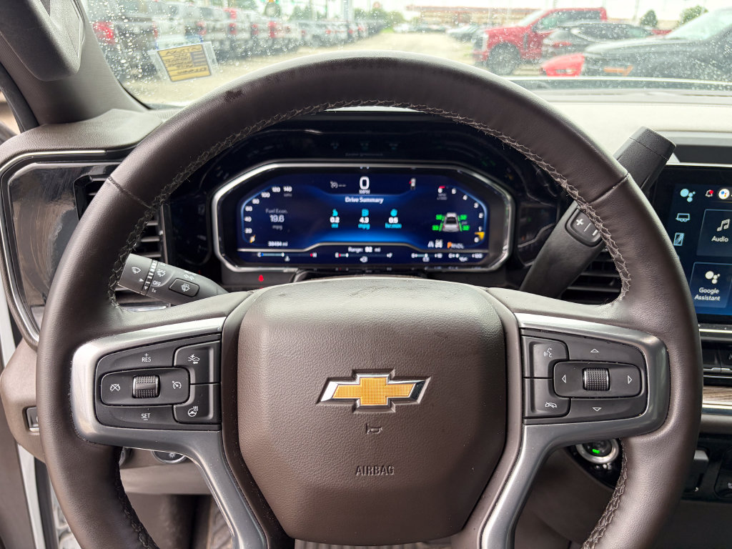 Used 2024 Chevrolet Silverado 1500 LT w/ Leather Package AWD/4WD image 24