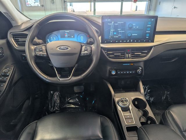 Certified 2024 Ford Escape Platinum AWD/4WD image 17