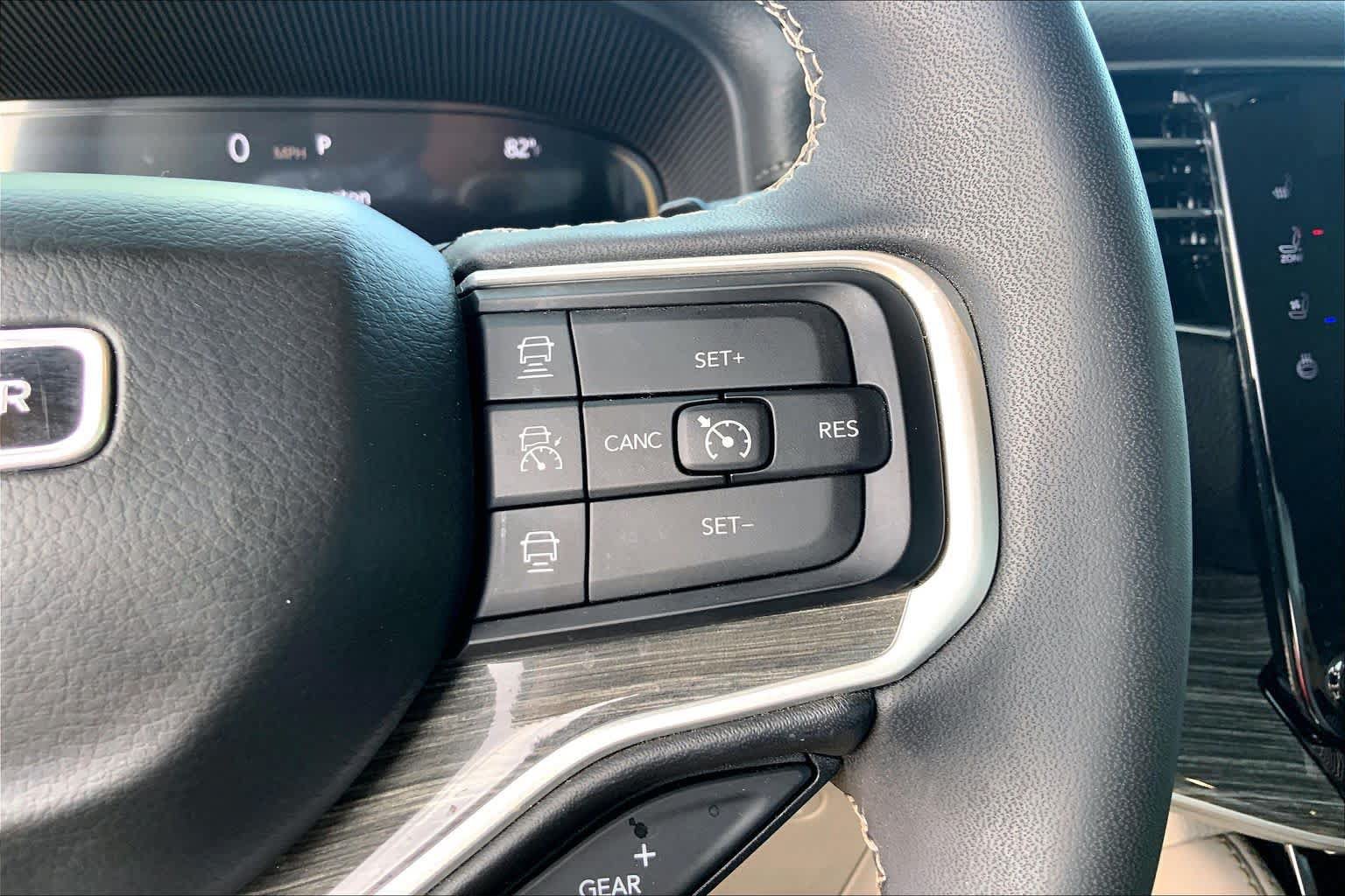Used 2022 Jeep Wagoneer Series III w/ Premium Group I RWD image 25
