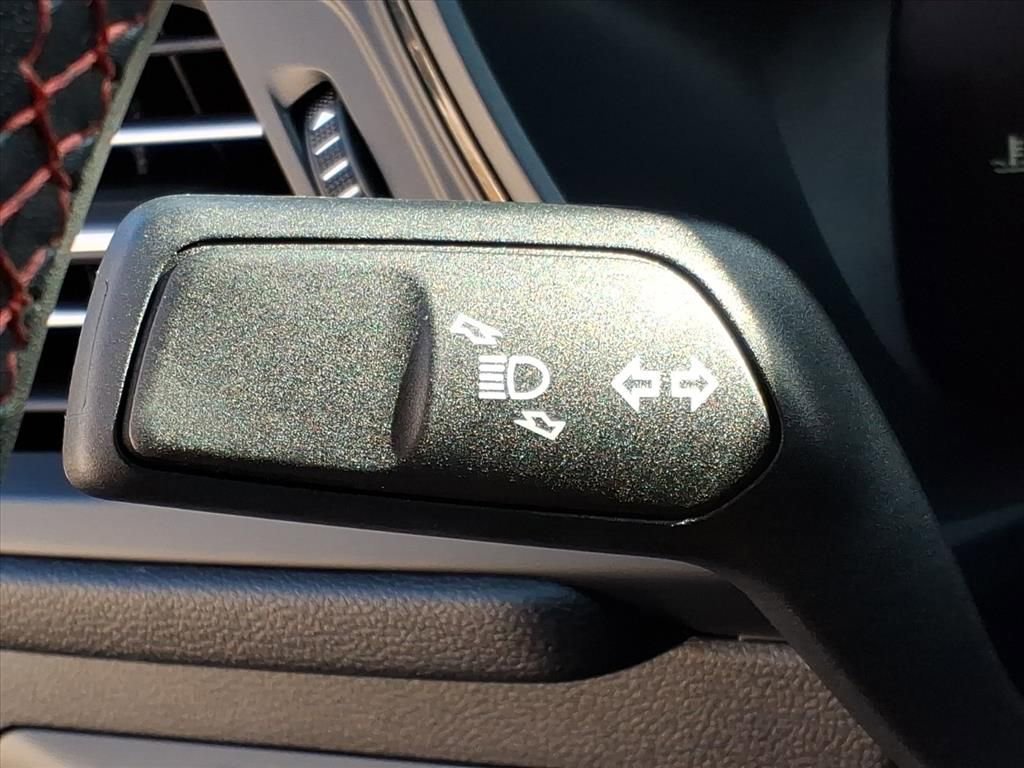 Certified 2025 Ford Escape ST-Line image 21