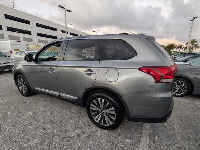 Used 2019 Mitsubishi Outlander ES image 9