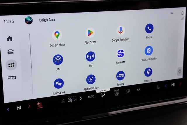 Certified 2025 Ford Expedition Platinum w/ Driver's Package image 32