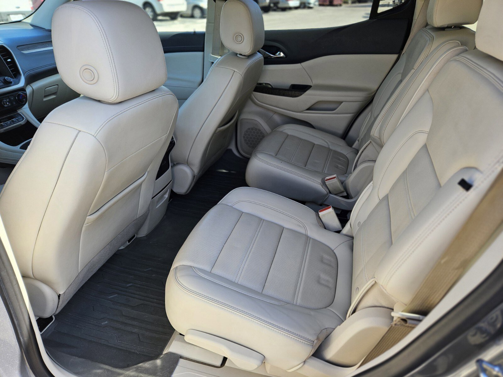 Used 2022 GMC Acadia Denali w/ Denali Technology Package image 17