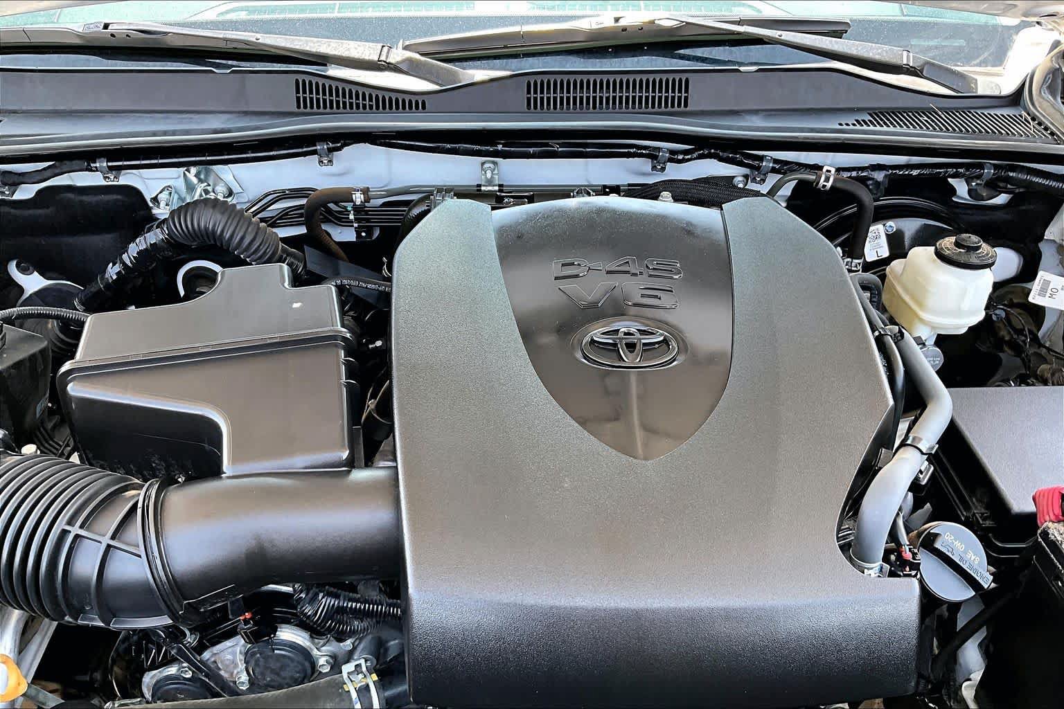 Used 2022 Toyota Tacoma SR5 RWD image 31