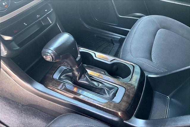 Used 2020 GMC Canyon SLE w/ Elevation Edition RWD image 15