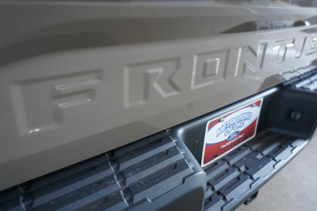 Used 2024 Nissan Frontier Pro-X RWD image 7