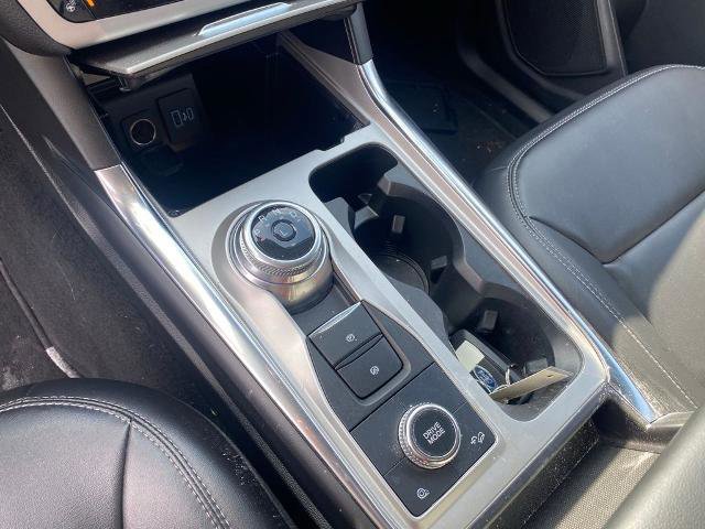 Certified 2022 Ford Explorer XLT w/ Equipment Group 202A image 16