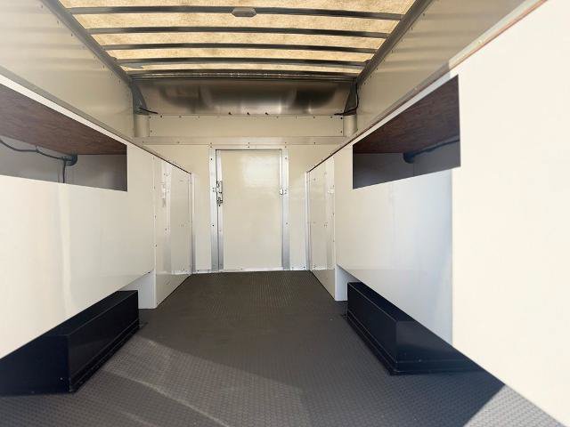 Used 2022 Chevrolet Express 3500 w/ Power Convenience Package RWD image 6