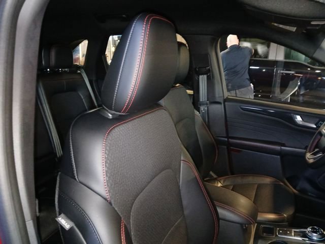 Certified 2024 Ford Escape ST-Line w/ Tech Pack #1 image 48