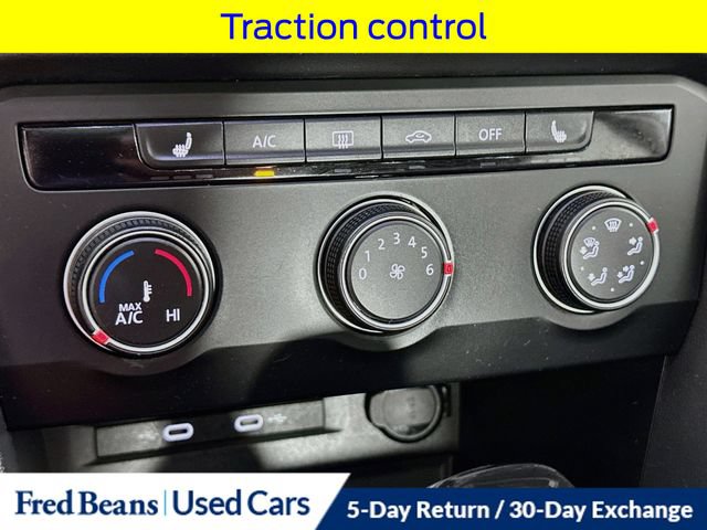 Used 2022 Volkswagen Taos SE w/ Panoramic Sunroof Package AWD/4WD image 19