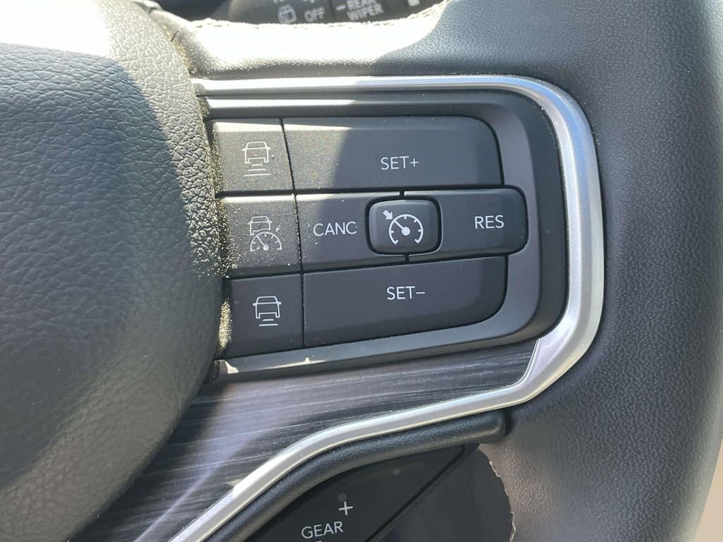 Used 2024 Jeep Wagoneer Series II w/ HD Trailer Tow Package image 20