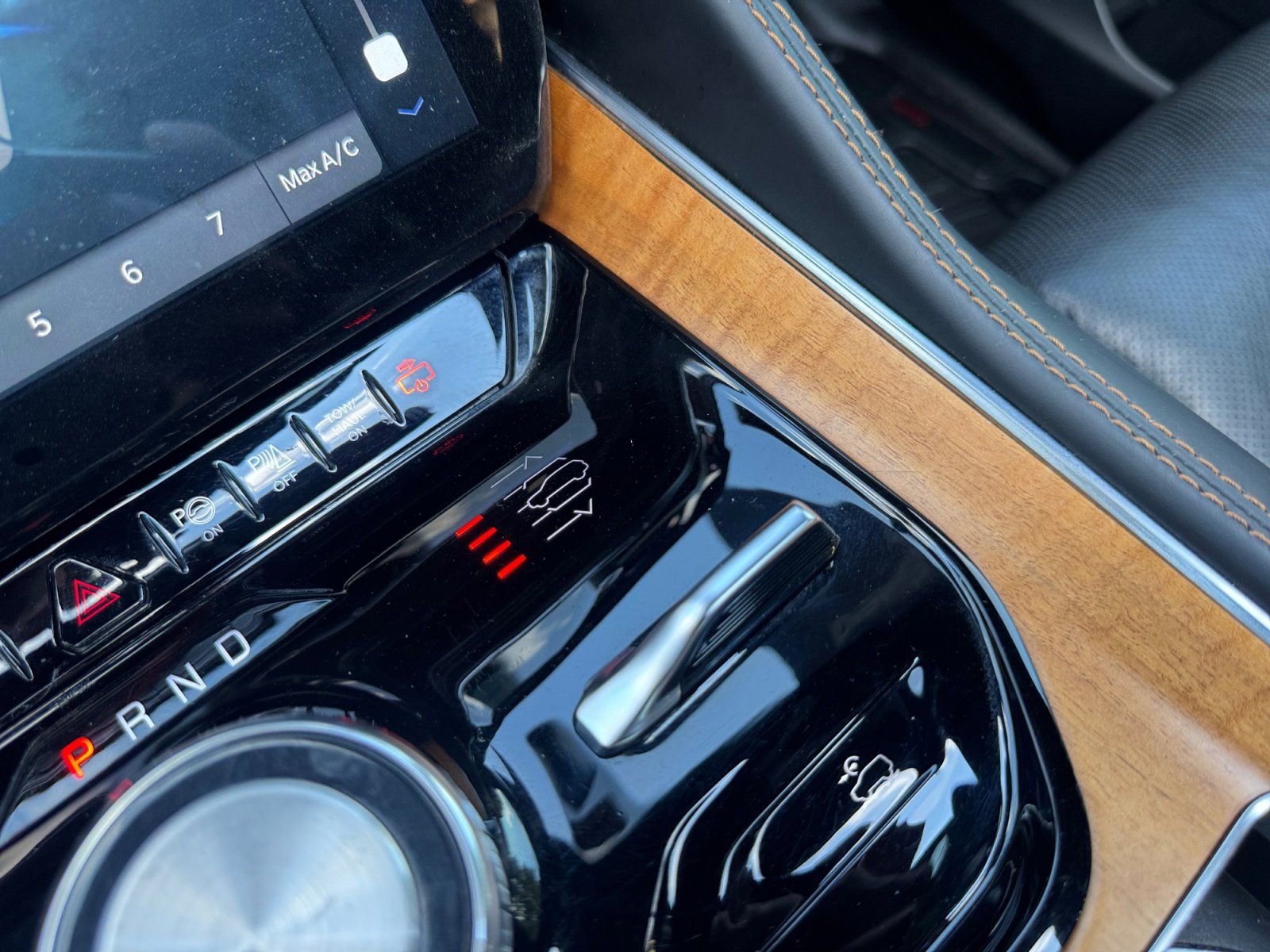 Used 2022 Jeep Grand Wagoneer Series III w/ Rear Seat Video Group 1 image 32