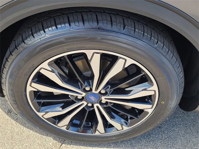 Certified 2021 Ford Escape SE w/ SE Sport Appearance Package image 17