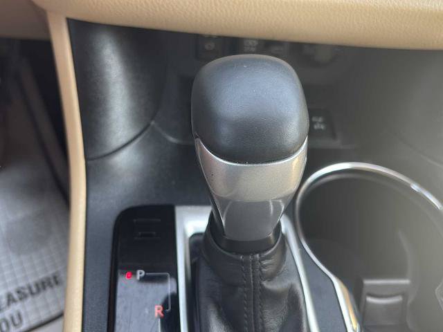 Used 2019 Toyota Highlander XLE AWD/4WD image 28