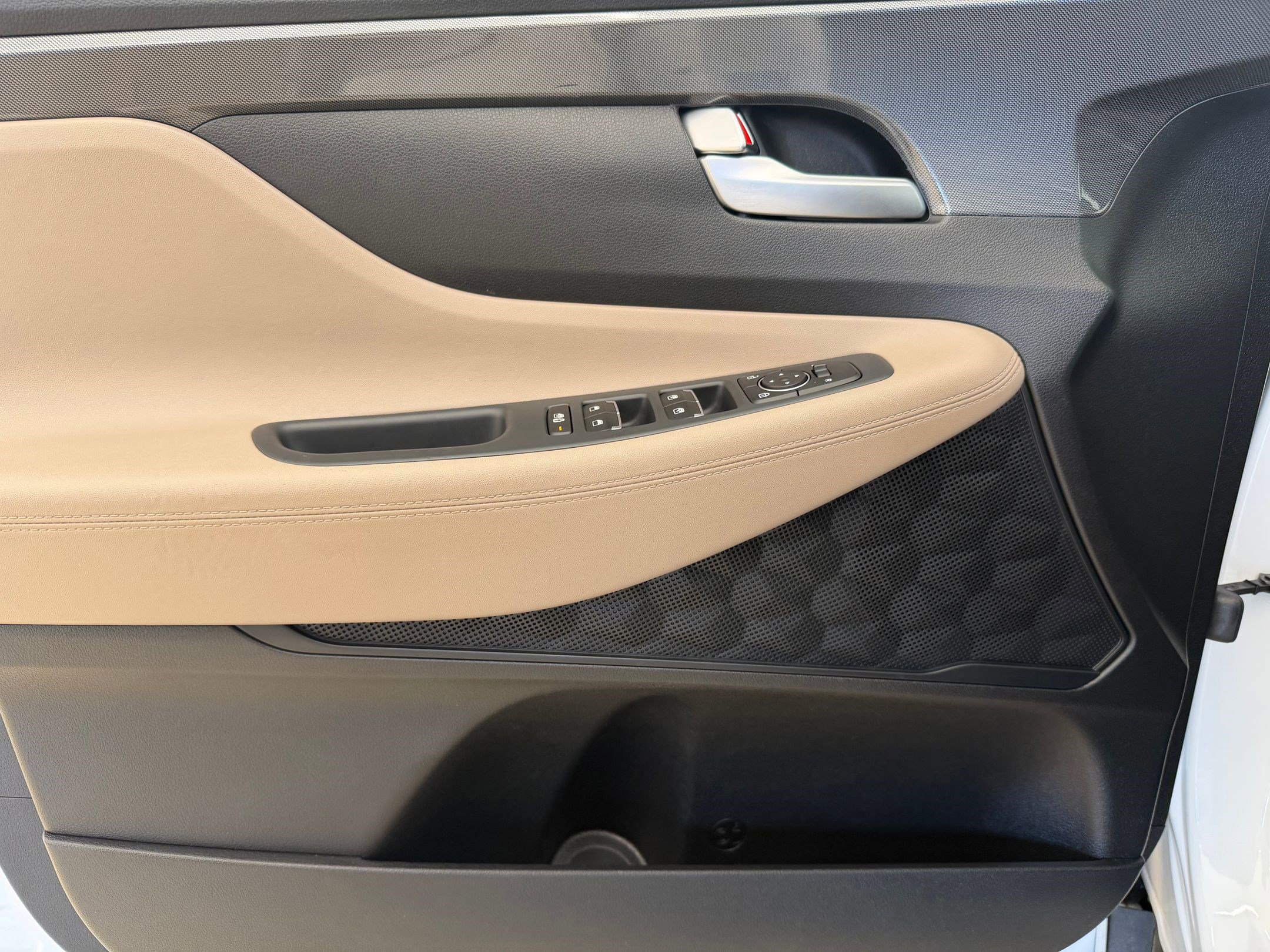 Used 2022 Hyundai Santa Fe SEL w/ Convenience Package image 12