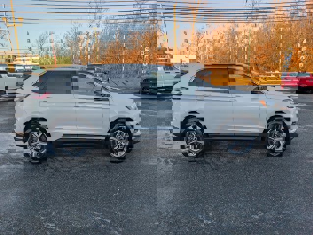 Certified 2023 Ford Edge SEL w/ Convenience Package image 6