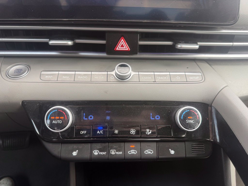 Used 2024 Hyundai Elantra SEL w/ Convenience Package FWD image 28