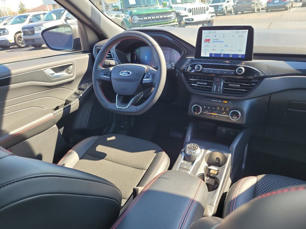 Certified 2025 Ford Escape ST-Line AWD/4WD image 13