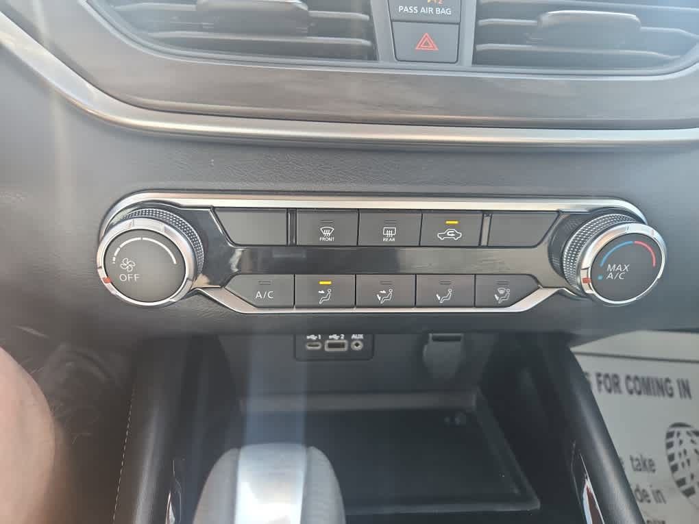 Used 2023 Nissan Altima 2.5 SV FWD image 16