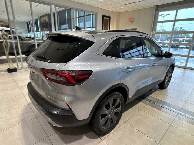 Certified 2024 Ford Escape Platinum AWD/4WD image 3