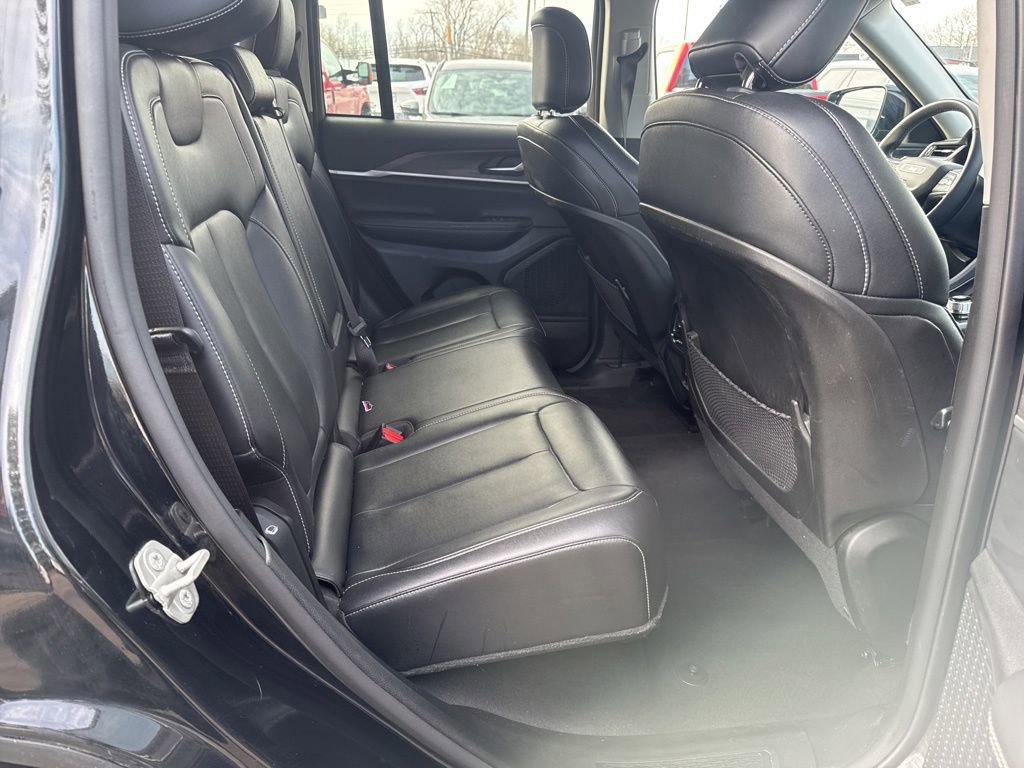 Used 2023 Jeep Grand Cherokee Limited image 46