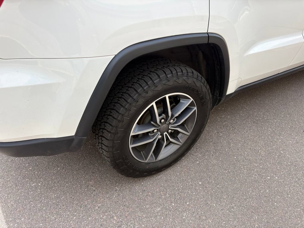 Used 2019 Jeep Grand Cherokee Limited AWD/4WD image 13
