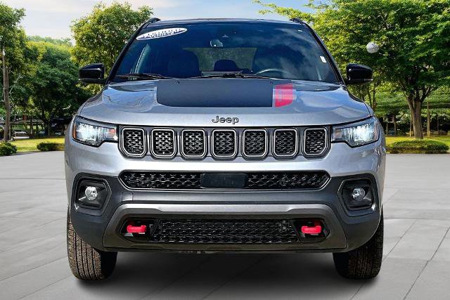 Used 2023 Jeep Compass Trailhawk AWD/4WD image 3